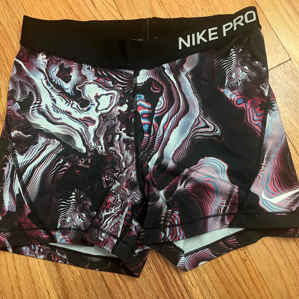 Nike pro spandex women’s medium